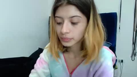 kratos_and_afrodita online show from 10/27/25, 05:50