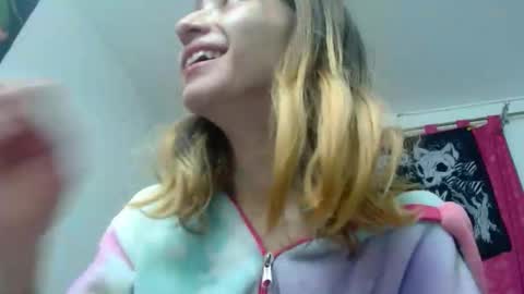 Snapshot of kratos_and_afrodita chatting on 03/15/26, 04:24 kratos_and_afrodita online show from 03/15/26, 04:24