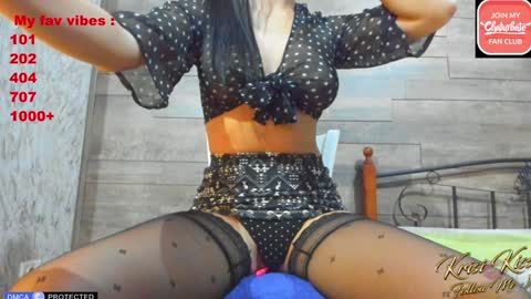 Snapshot of krisi_kiss chatting on 01/03/25, 03:49 KrisiFollow me  Thumb UP  online show from 01/03/25, 03:49