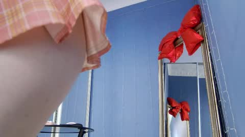 kriskras__ online show from 02/09/26, 05:55