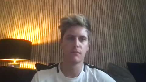 Snapshot of krisl77 chatting on 03/31/26, 05:13 krisl77 online show from 03/31/26, 05:13