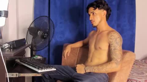 Snapshot of kriss_edwards chatting on 10/05/25, 12:53 Kriss online show from 10/05/25, 12:53