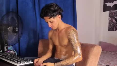 Snapshot of kriss_edwards chatting on 10/12/25, 12:42 Kriss online show from 10/12/25, 12:42