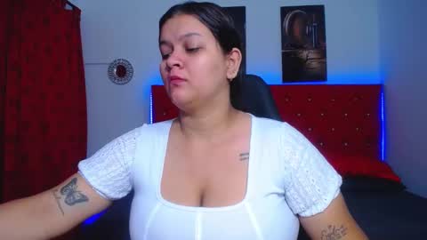 kriss_sweetboobs online show from 02/01/25, 12:26