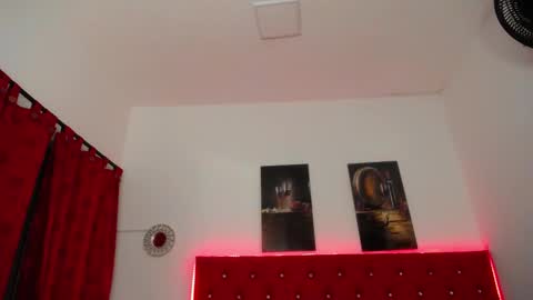 kriss_sweetboobs online show from 02/09/25, 10:09