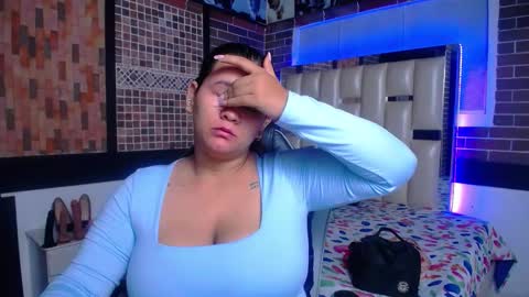kriss_sweetboobs online show from 10/07/25, 12:35