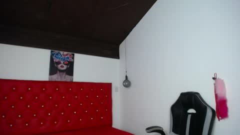 kriss_sweetboobs online show from 05/11/26, 12:33