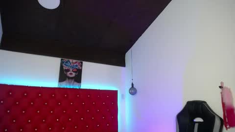kriss_sweetboobs online show from 05/12/26, 12:57