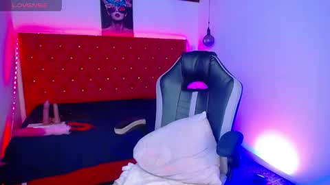 kriss_sweetboobs online show from 06/05/26, 03:07