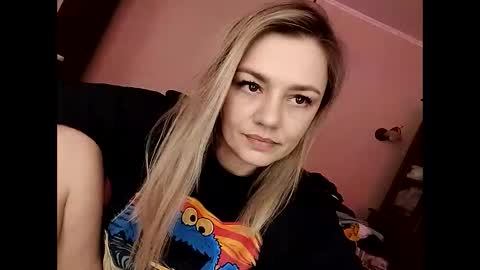 Snapshot of krisssexi chatting on 02/24/25, 08:27 KrissSexi online show from 02/24/25, 08:27