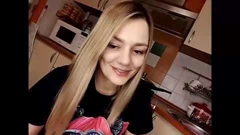 Snapshot of krisssexi chatting on 03/01/25, 07:37 KrissSexi online show from 03/01/25, 07:37