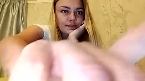 Snapshot of krisssexi chatting on 09/25/25, 06:55 KrissSexi online show from 09/25/25, 06:55