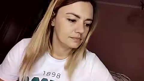 Snapshot of krisssexi chatting on 10/05/25, 11:08 KrissSexi online show from 10/05/25, 11:08