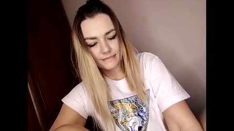 KrissSexi online show from 12/17/25, 08:42