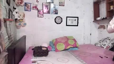 Snapshot of krisstal703358 chatting on 09/18/25, 08:05 krisstal703358 online show from 09/18/25, 08:05