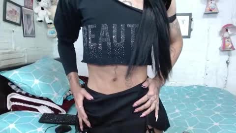 Snapshot of krisstal703358 chatting on 11/23/25, 05:40 krisstal703358 online show from 11/23/25, 05:40