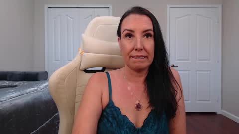 Snapshot of krissy2024 chatting on 02/02/25, 04:32 Krissy online show from 02/02/25, 04:32