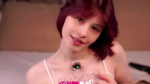 Snapshot of krissyhei chatting on 04/30/26, 01:12 Sarah online show from 04/30/26, 01:12