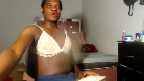 Snapshot of kristal_cox2 chatting on 06/15/26, 10:06 kristal_cox2 online show from 06/15/26, 10:06