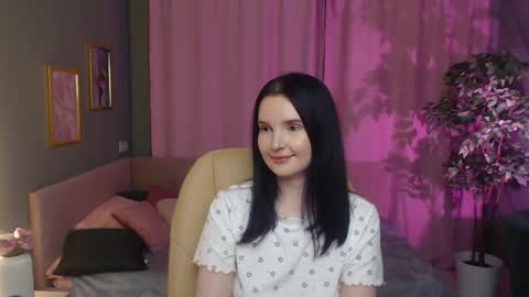 Snapshot of kristen_belll chatting on 03/27/26, 02:39 Sophia online show from 03/27/26, 02:39