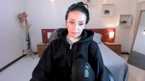 Sophia online show from 01/05/25, 03:53