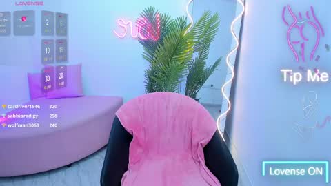 kristen_tay online show from 02/10/25, 09:36