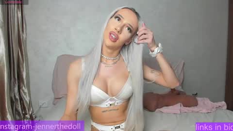 Kris the doll online show from 03/11/26, 12:38