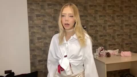 Alisa online show from 06/25/26, 04:44