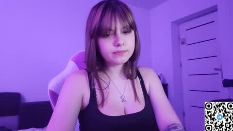 Snapshot of kristibloom chatting on 11/06/25, 06:09 Christie online show from 11/06/25, 06:09