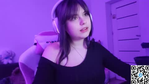 Snapshot of kristibloom chatting on 11/23/25, 09:14 Christie online show from 11/23/25, 09:14