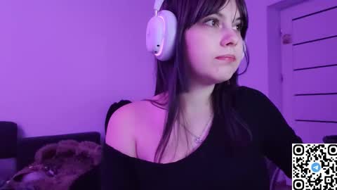 Snapshot of kristibloom chatting on 11/27/25, 11:18 Christie online show from 11/27/25, 11:18