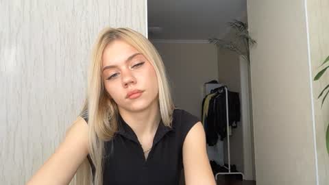 Snapshot of kristifelicien chatting on 07/14/26, 10:21 Blake online show from 07/14/26, 10:21