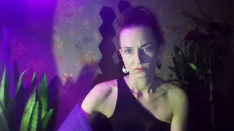 Snapshot of kristinagold44 chatting on 12/03/24, 07:33 Kristina online show from 12/03/24, 07:33
