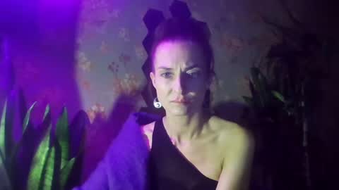 Snapshot of kristinagold44 chatting on 12/03/24, 10:40 Kristina online show from 12/03/24, 10:40