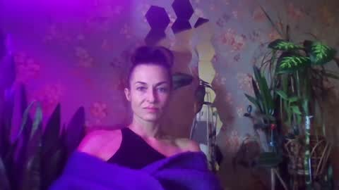 Snapshot of kristinagold44 chatting on 12/04/24, 10:13 Kristina online show from 12/04/24, 10:13