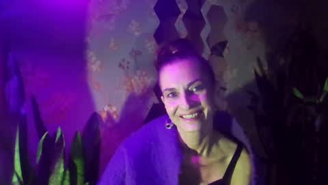 Snapshot of kristinagold44 chatting on 12/18/24, 08:14 Kristina online show from 12/18/24, 08:14
