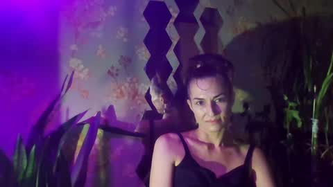 Snapshot of kristinagold44 chatting on 12/20/24, 09:28 Kristina online show from 12/20/24, 09:28