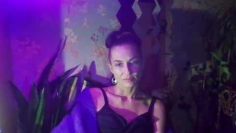 Snapshot of kristinagold44 chatting on 12/21/24, 10:30 Kristina online show from 12/21/24, 10:30