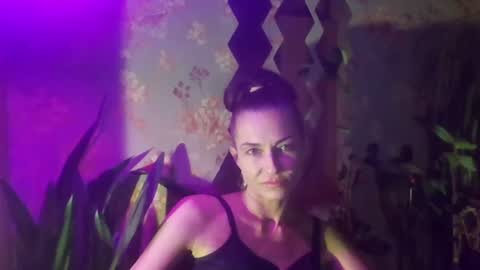 Snapshot of kristinagold44 chatting on 12/22/24, 07:31 Kristina online show from 12/22/24, 07:31