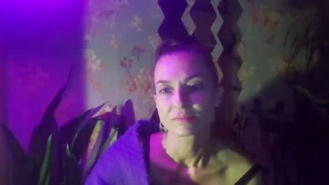Snapshot of kristinagold44 chatting on 12/22/24, 10:36 Kristina online show from 12/22/24, 10:36