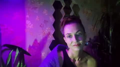 Snapshot of kristinagold44 chatting on 12/30/24, 07:32 Kristina online show from 12/30/24, 07:32
