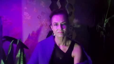 Snapshot of kristinagold44 chatting on 01/08/25, 10:16 Kristina online show from 01/08/25, 10:16