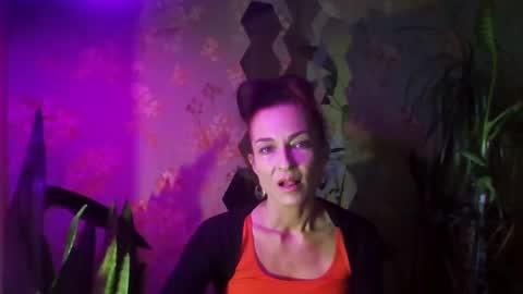 Snapshot of kristinagold44 chatting on 01/17/25, 01:24 Kristina online show from 01/17/25, 01:24