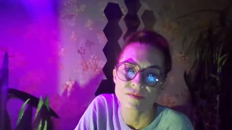 Snapshot of kristinagold44 chatting on 01/23/25, 05:42 Kristina online show from 01/23/25, 05:42