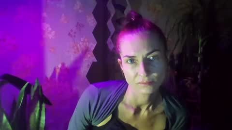 Snapshot of kristinagold44 chatting on 01/27/25, 04:11 Kristina online show from 01/27/25, 04:11