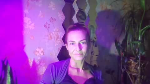 Snapshot of kristinagold44 chatting on 01/28/25, 04:08 Kristina online show from 01/28/25, 04:08