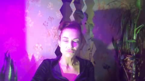Snapshot of kristinagold44 chatting on 01/29/25, 05:45 Kristina online show from 01/29/25, 05:45