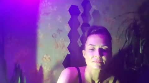 Snapshot of kristinagold44 chatting on 02/01/25, 10:23 Kristina online show from 02/01/25, 10:23