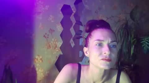 Snapshot of kristinagold44 chatting on 02/05/25, 01:11 Kristina online show from 02/05/25, 01:11