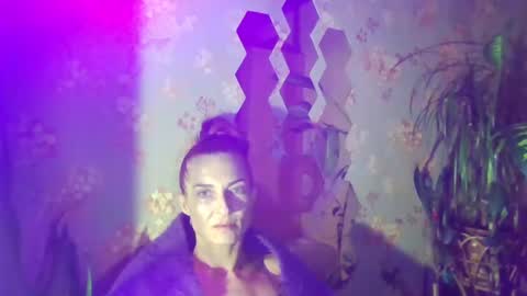 Snapshot of kristinagold44 chatting on 02/06/25, 05:40 Kristina online show from 02/06/25, 05:40